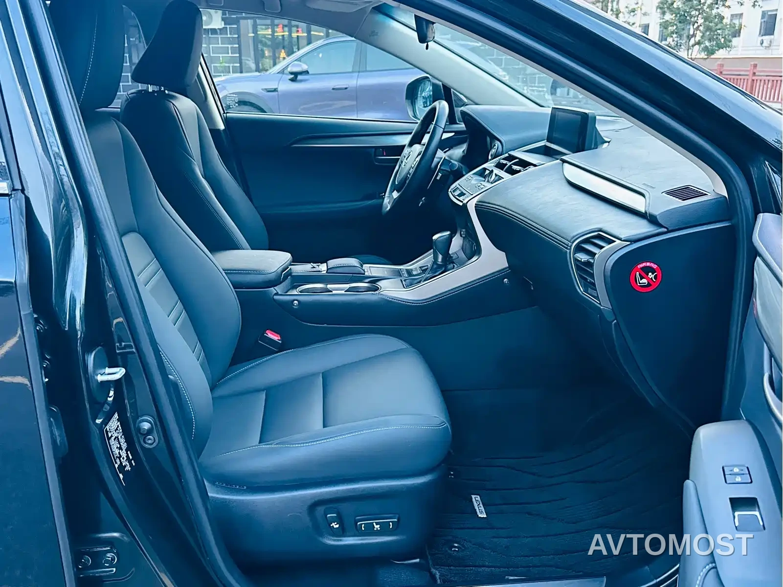 Lexus NX 2020 300h FWD F Sport China VI — фото 7