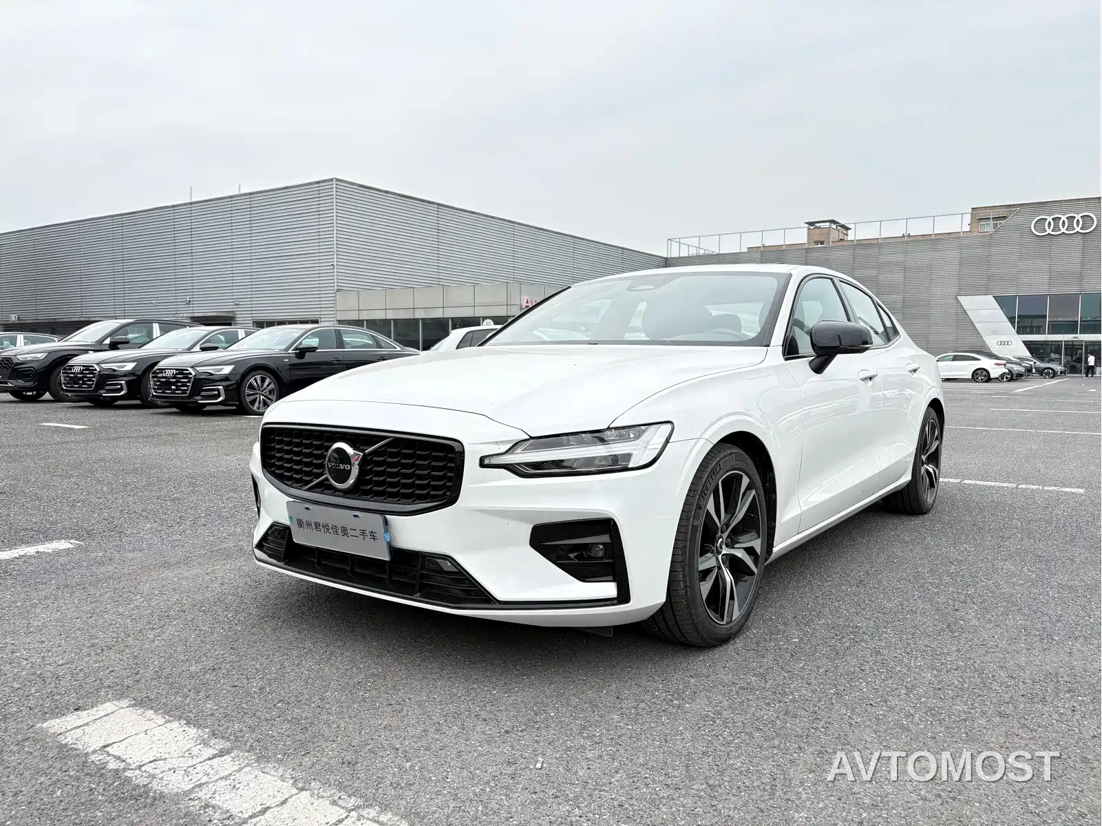 Volvo S60 2024 B5 R-Design Sport Edition — фото 1