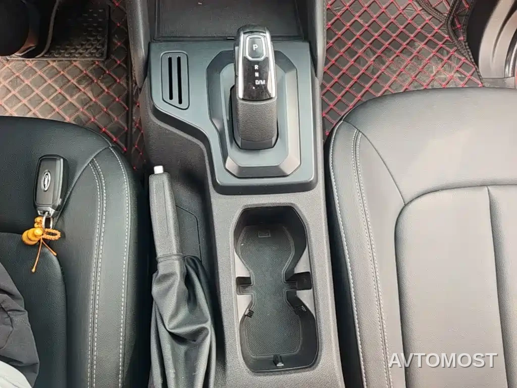 Jiangling Yuhu 7 2022 2.0T Automatic Diesel 4WD Comfort Long Wheelbase — фото 9