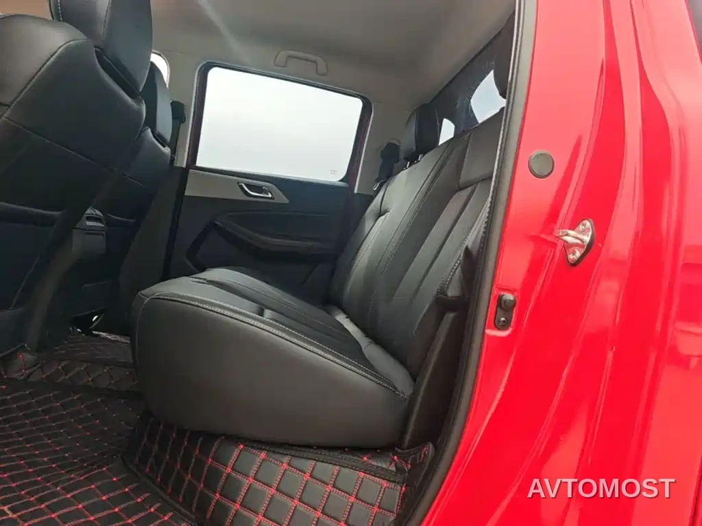 Jiangling Yuhu 7 2022 2.0T Automatic Diesel 4WD Comfort Long Wheelbase — фото 12