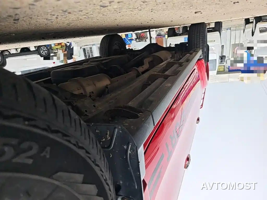 Jiangling Yuhu 7 2022 2.0T Automatic Diesel 4WD Comfort Long Wheelbase — фото 16