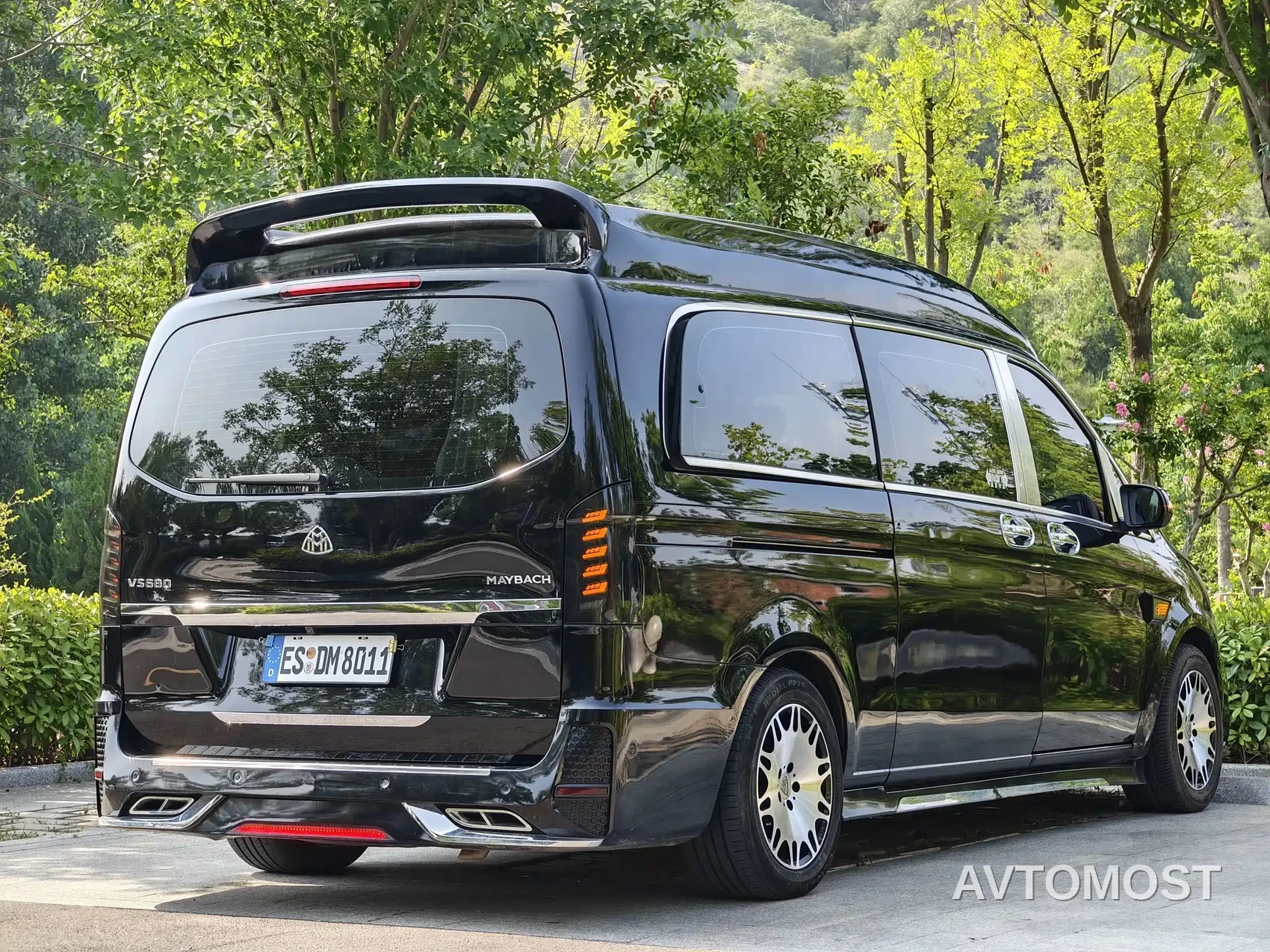 Mercedes-Benz Vito 2023 2.0T Business 7-Seater — фото 9