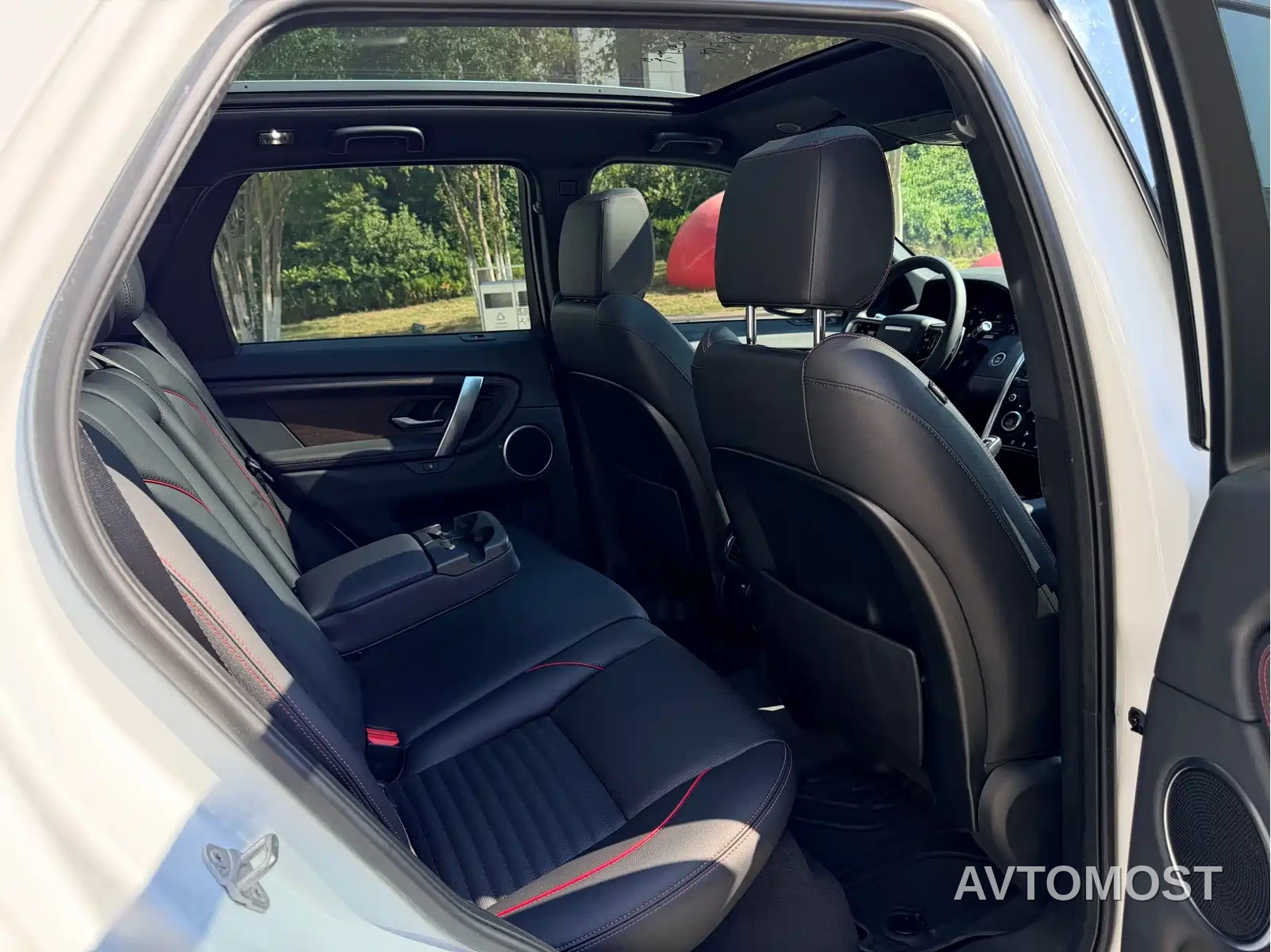 Land Rover Discovery Sport 2023 249PS R-Dynamic S Performance Version — фото 16