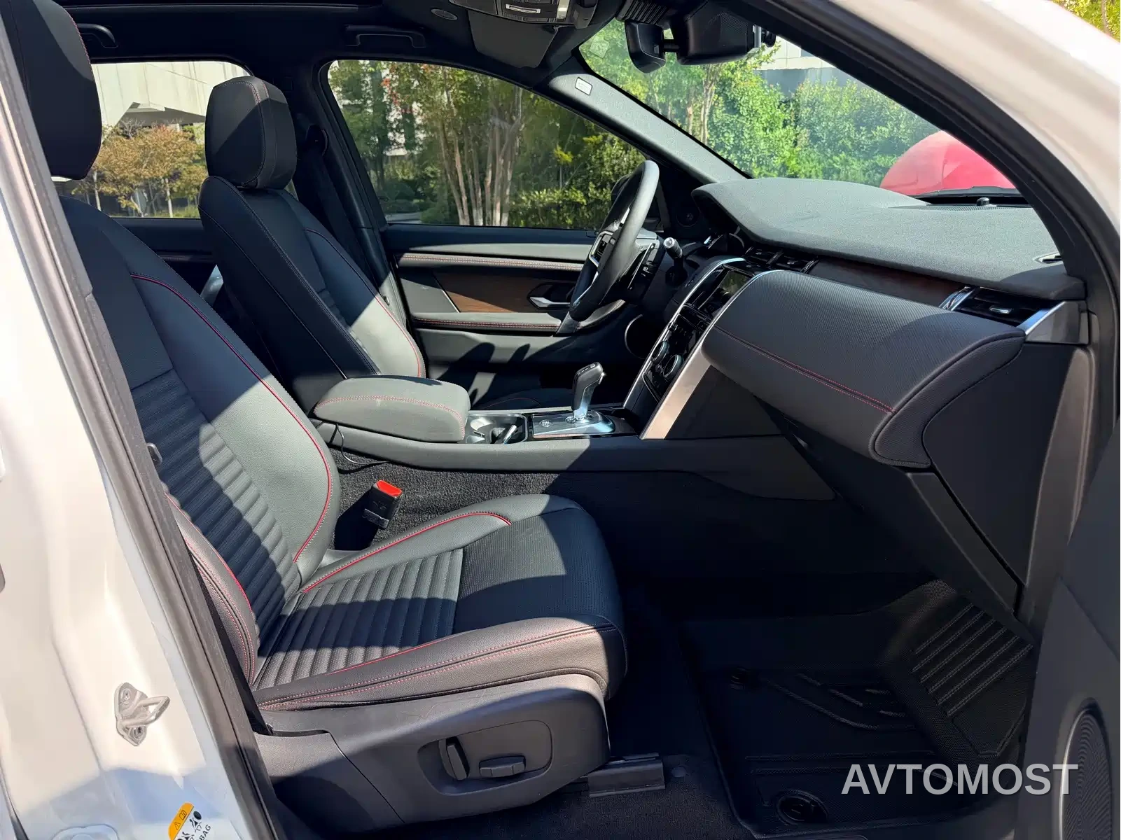 Land Rover Discovery Sport 2023 249PS R-Dynamic S Performance Version — фото 18