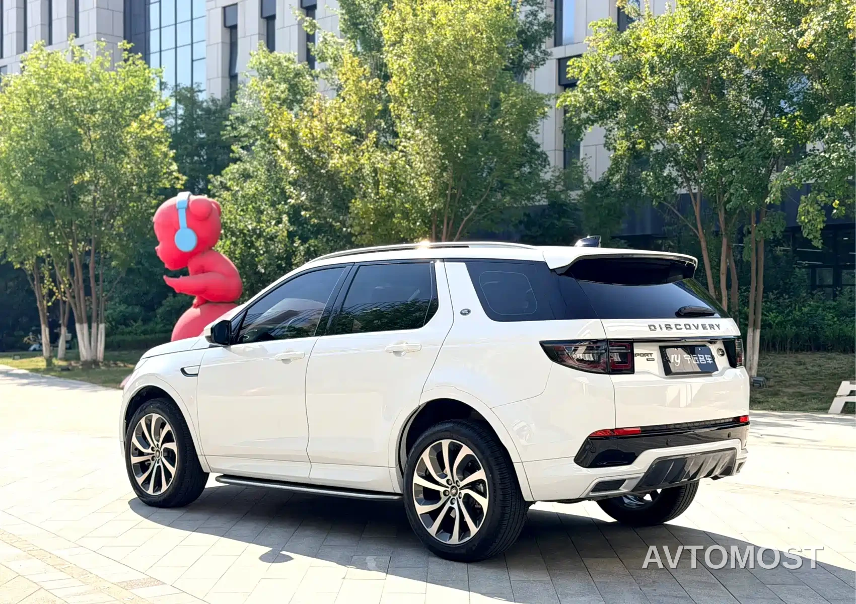 Land Rover Discovery Sport 2023 249PS R-Dynamic S Performance Version — фото 19
