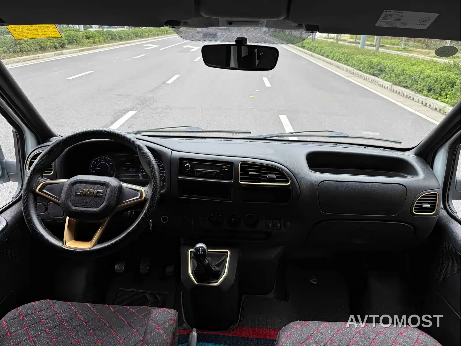 Jiangling Tesun 2021 Model 2.8T Space King Taurus Edition Long Wheelbase Medium-High Roof Single Rear Tire-Step 6-Seater Diesel China VI JX493 — фото 6