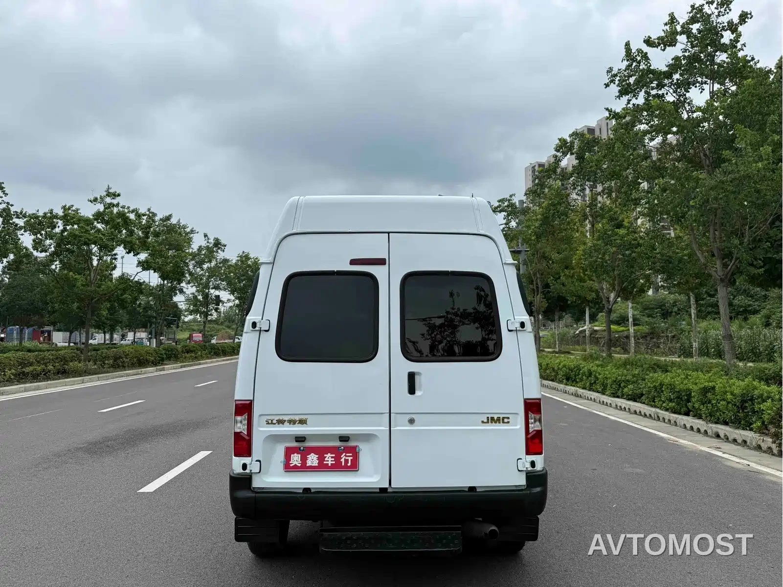 Jiangling Tesun 2021 Model 2.8T Space King Taurus Edition Long Wheelbase Medium-High Roof Single Rear Tire-Step 6-Seater Diesel China VI JX493 — фото 9