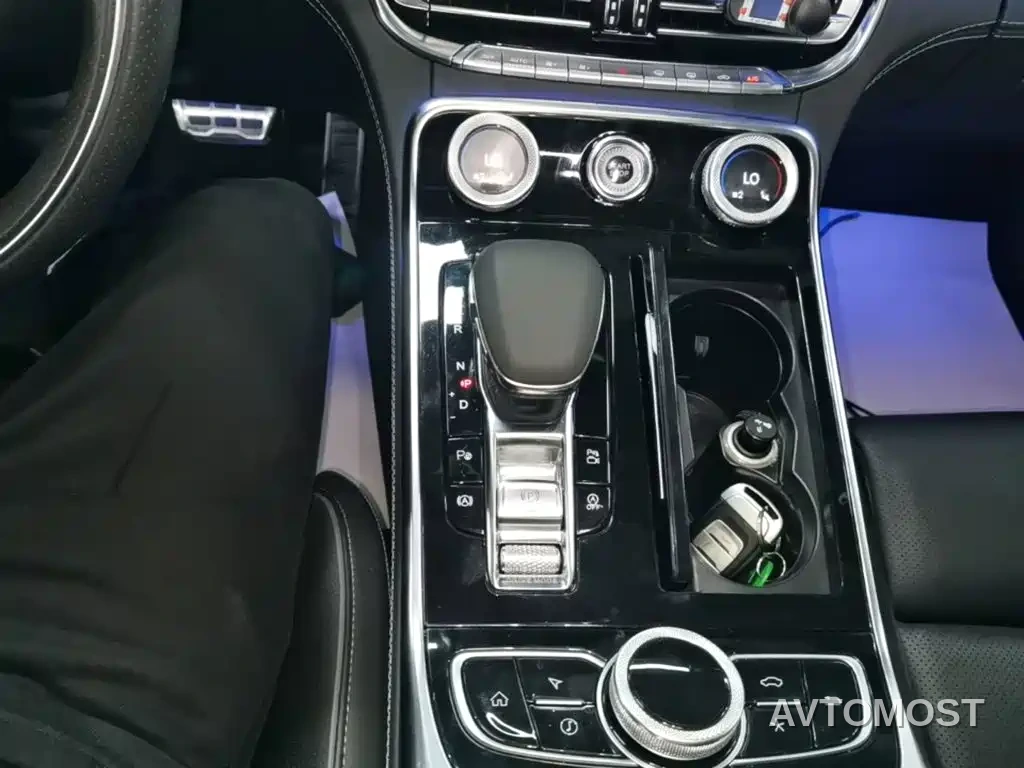 Hongqi H9 2020 2.0T Smart Connection Qi Chang Edition — фото 13