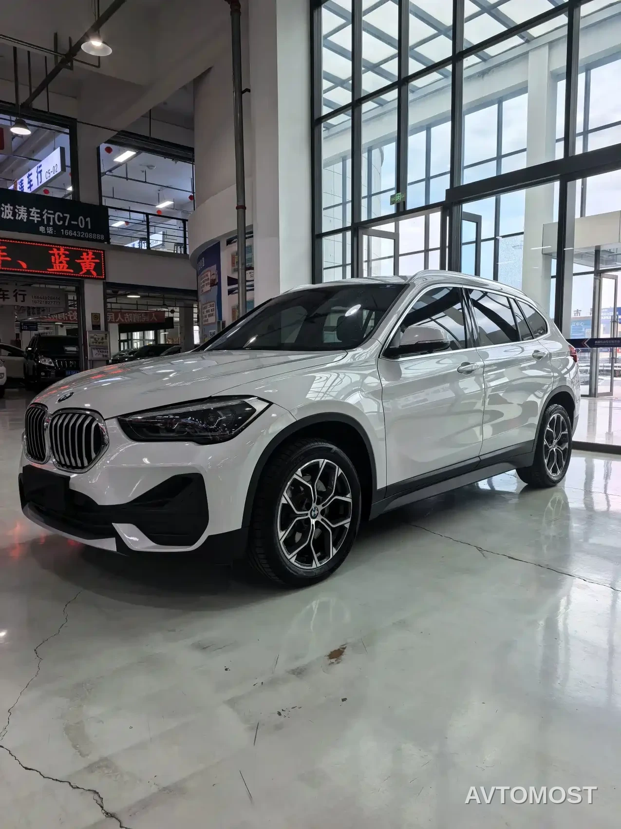 BMW X1 2022 sDrive25Li Leading — фото 1