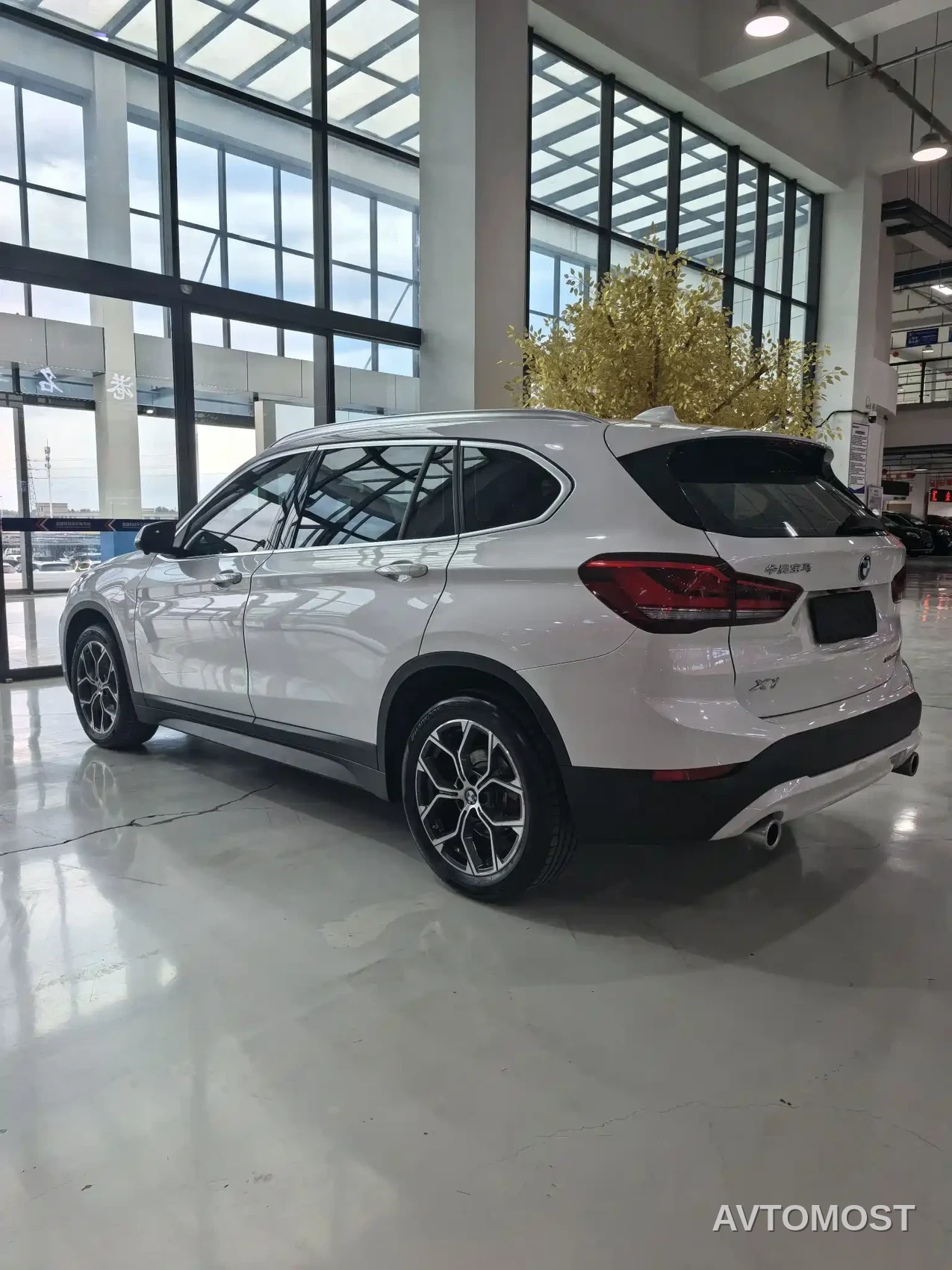 BMW X1 2022 sDrive25Li Leading — фото 18