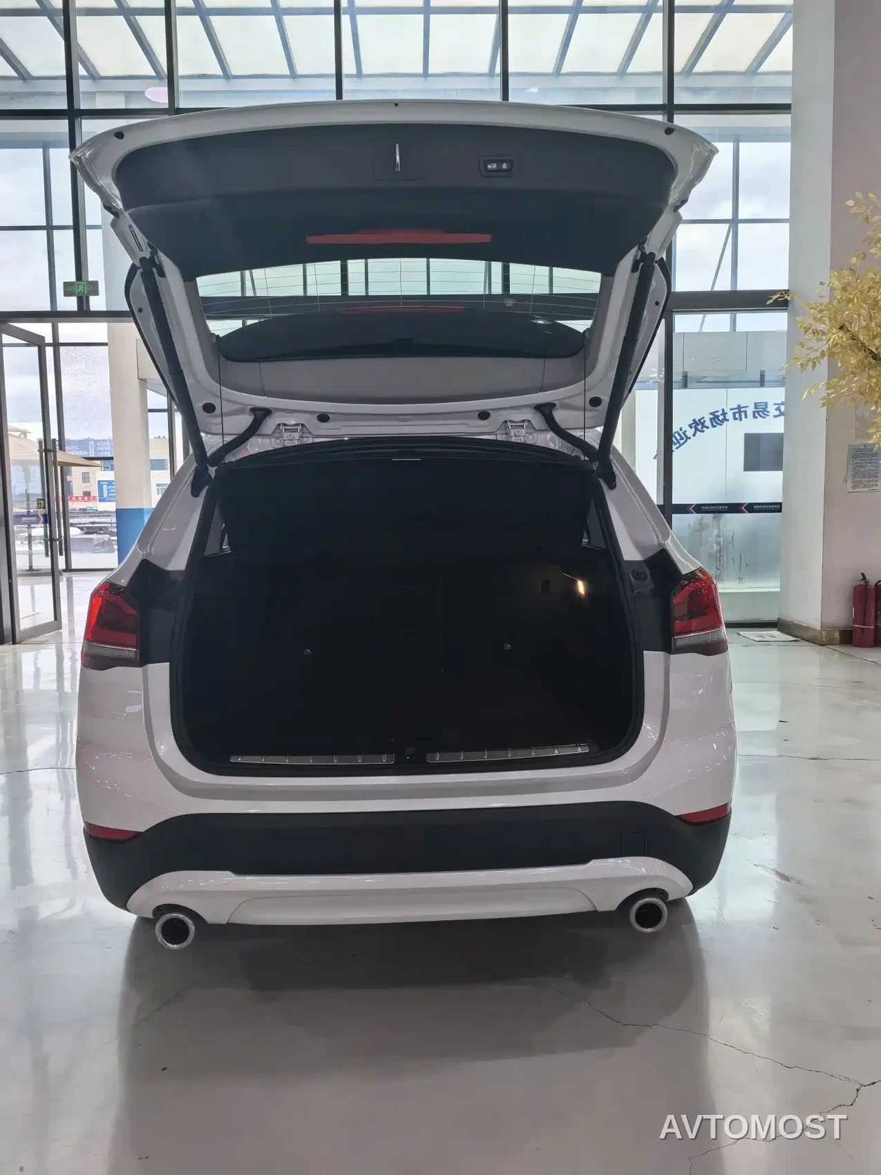 BMW X1 2022 sDrive25Li Leading — фото 21