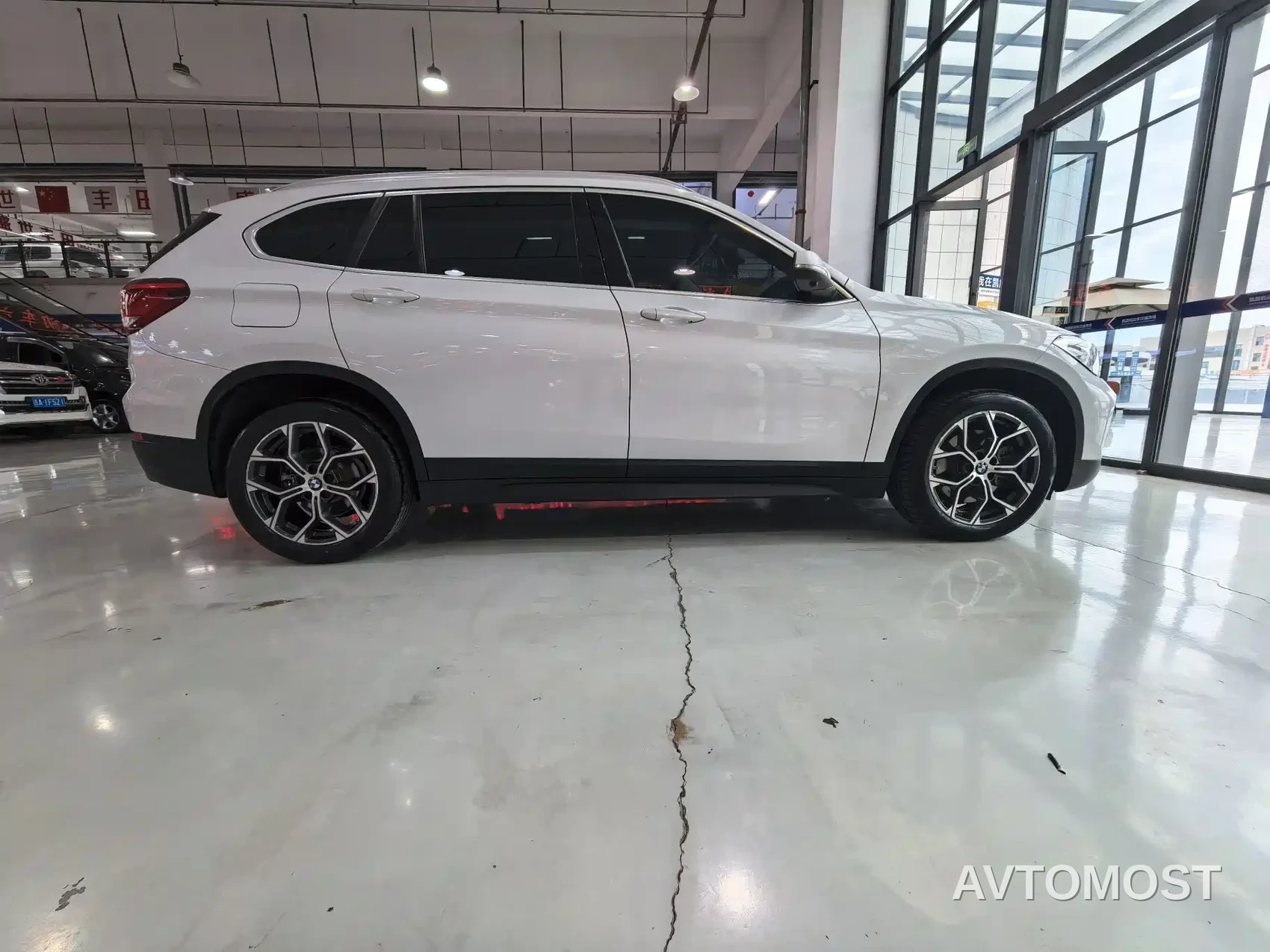 BMW X1 2022 sDrive25Li Leading — фото 23