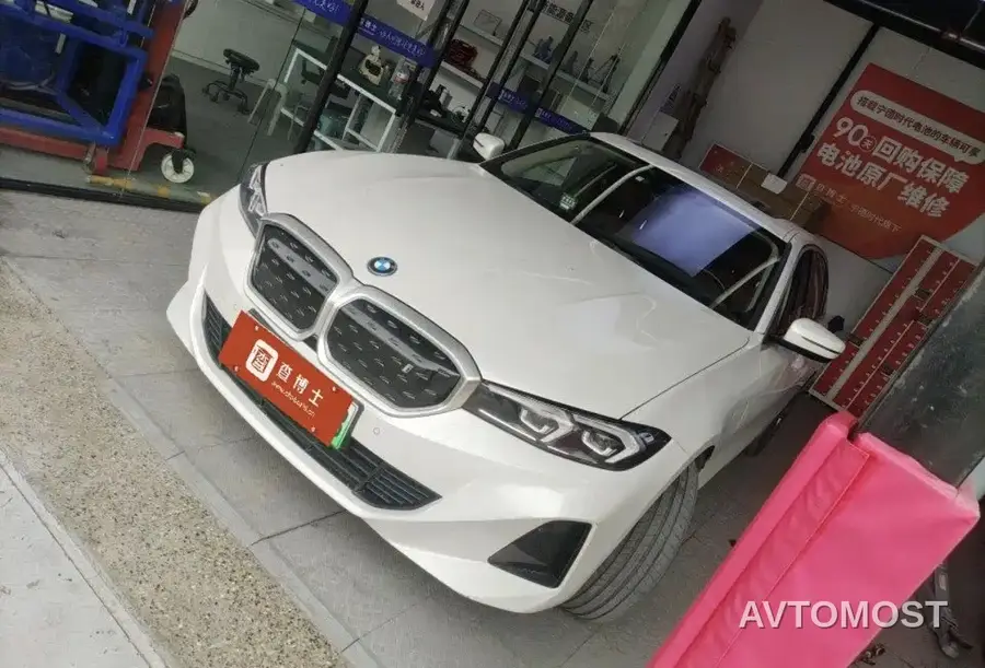 BMW i3 2022 eDrive 35 L
