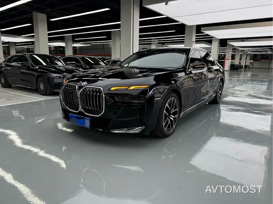 BMW 7 Series 2023 Model 735Li M Sport Package
