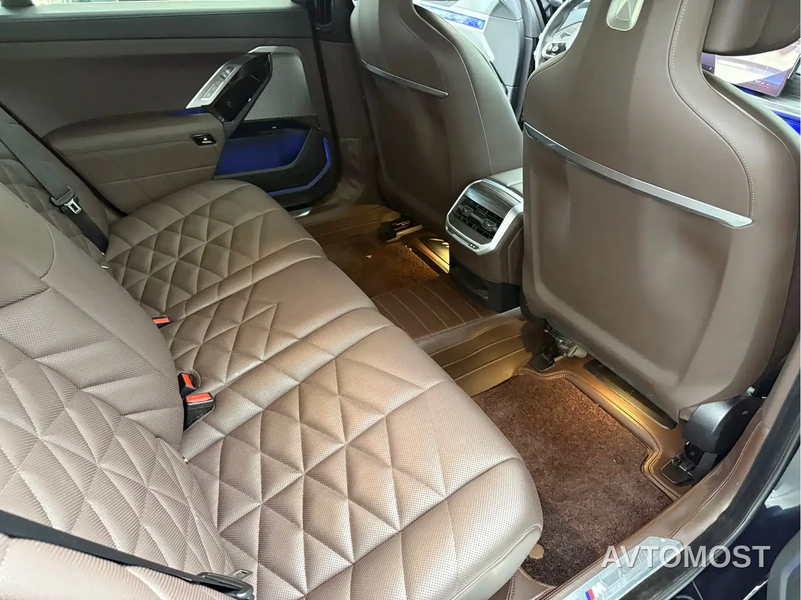 BMW 7 Series 2023 Model 735Li M Sport Package — фото 15