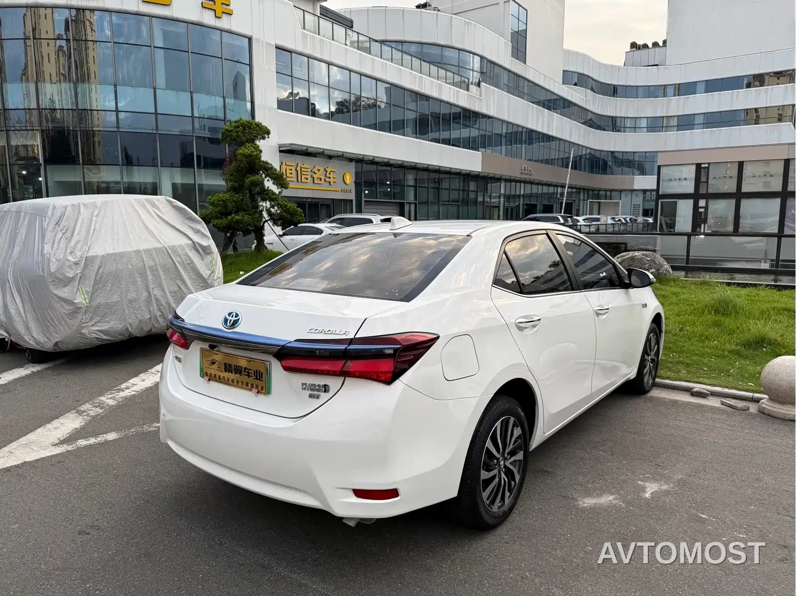 Toyota Corolla Twin Engine E+ 2020 1.8L E-CVT Comfort Edition — фото 8