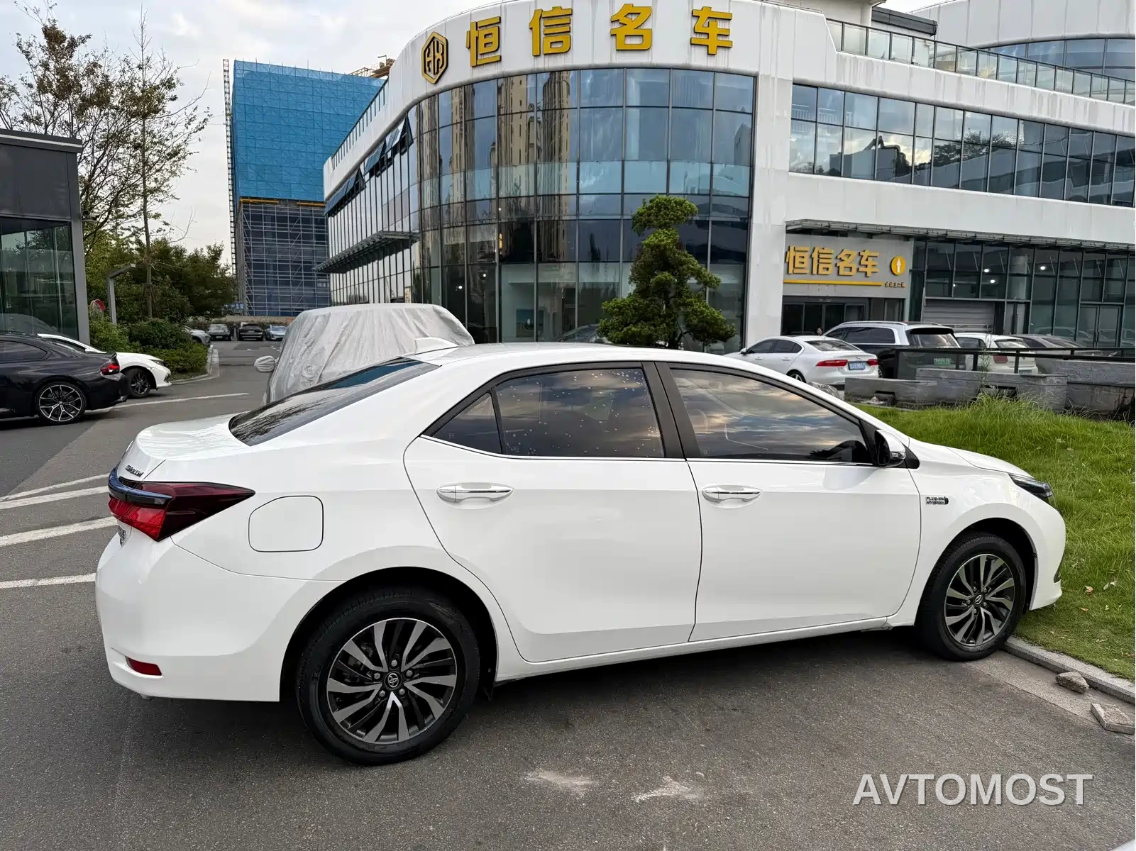 Toyota Corolla Twin Engine E+ 2020 1.8L E-CVT Comfort Edition — фото 9