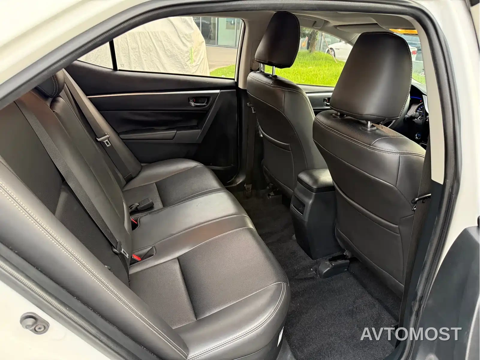 Toyota Corolla Twin Engine E+ 2020 1.8L E-CVT Comfort Edition — фото 10