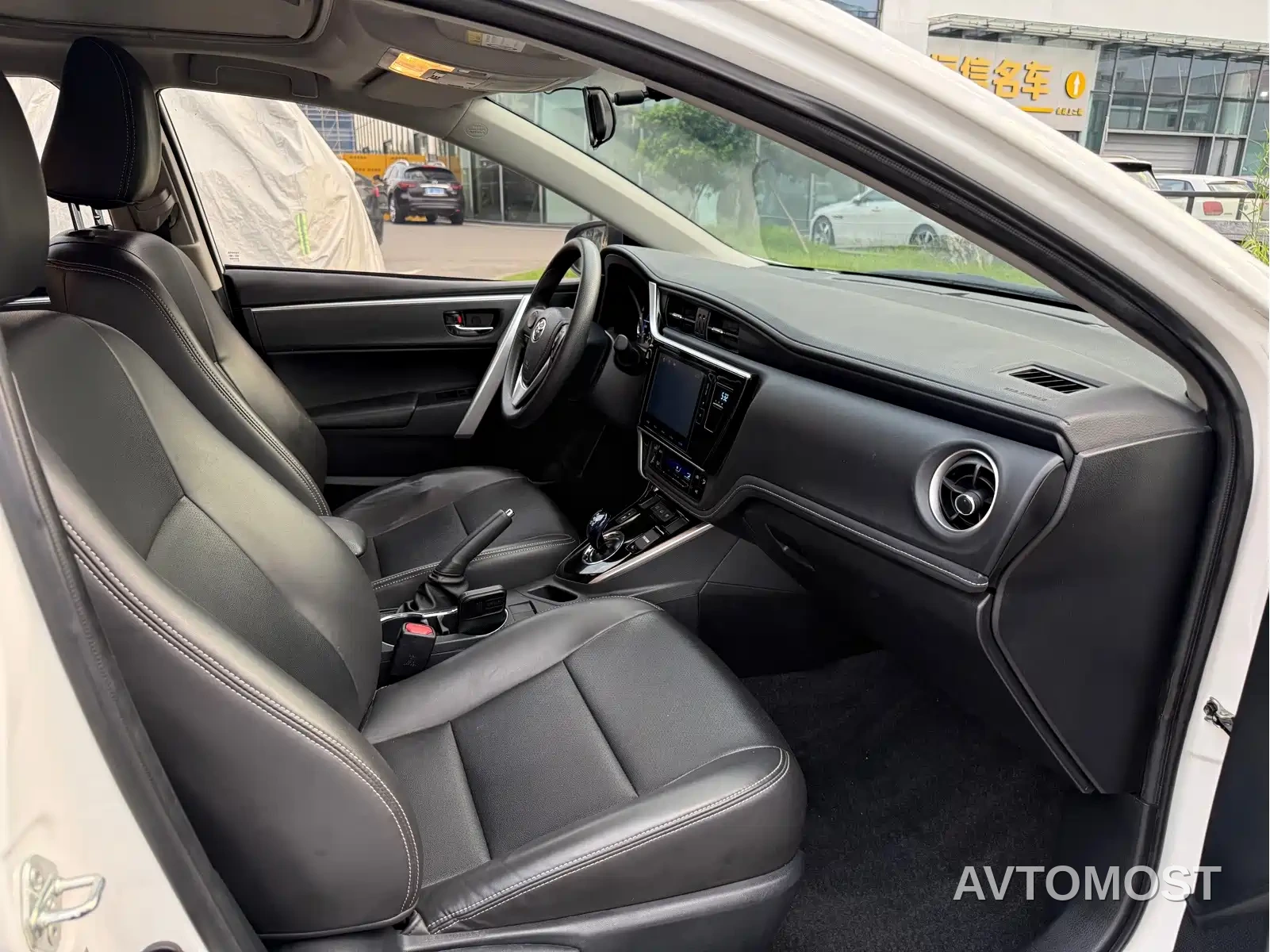 Toyota Corolla Twin Engine E+ 2020 1.8L E-CVT Comfort Edition — фото 12
