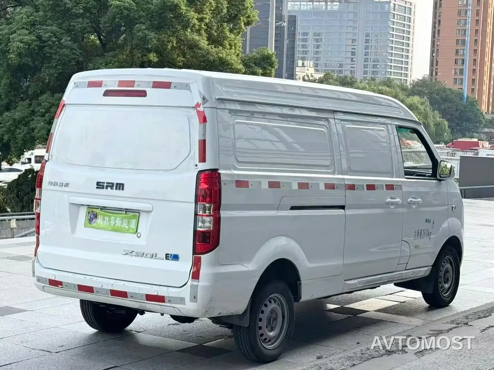 SRM Xinyuan Good Luck 2022 Model Van Wealth Creator — фото 7