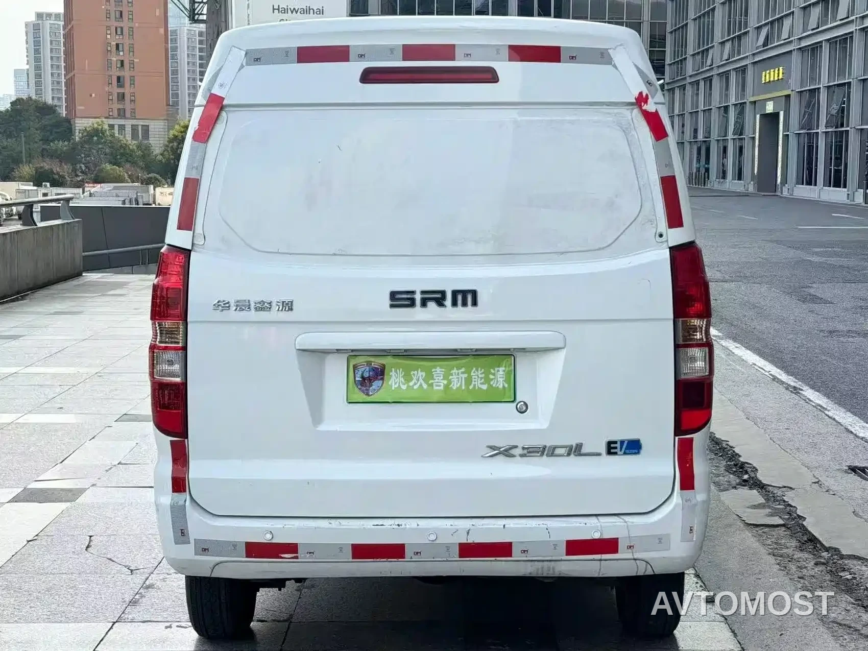 SRM Xinyuan Good Luck 2022 Model Van Wealth Creator — фото 8