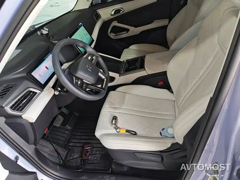 BYD Yuan UP 2025 Model 301KM Navigator — фото 14