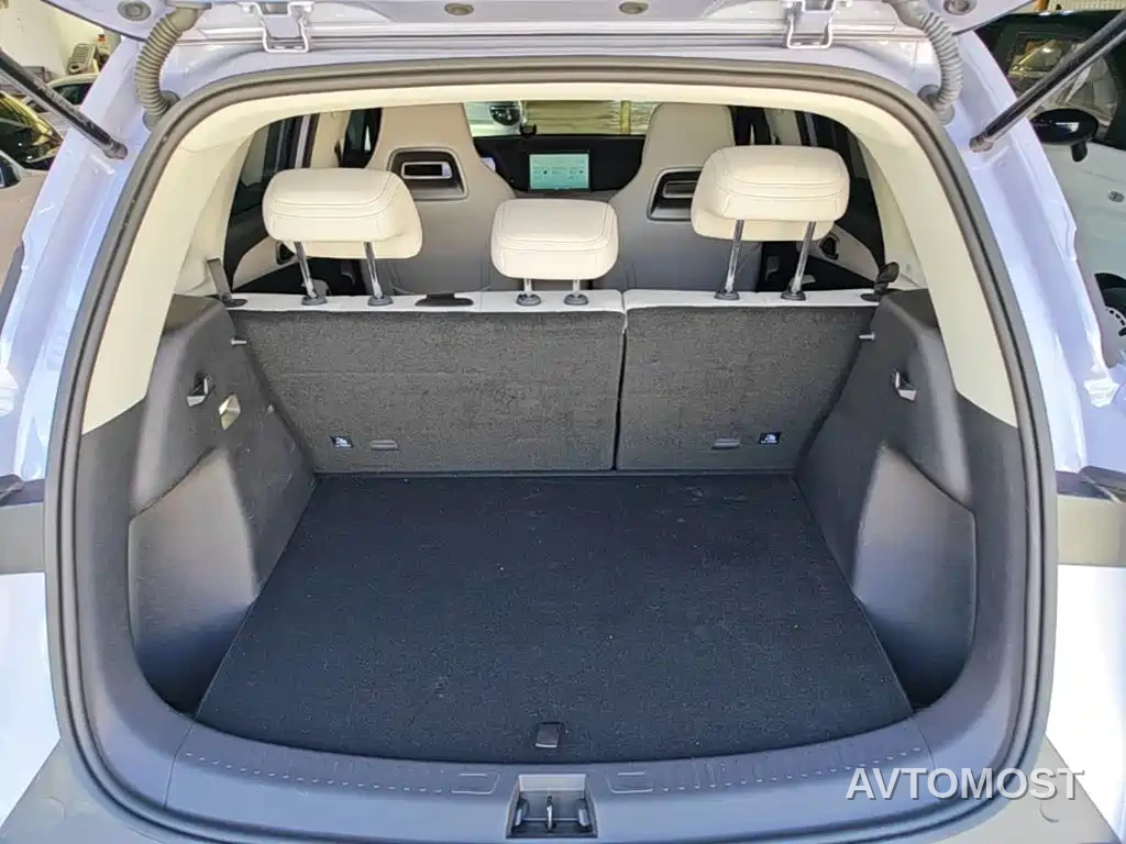 BYD Yuan UP 2025 Model 301KM Navigator — фото 18