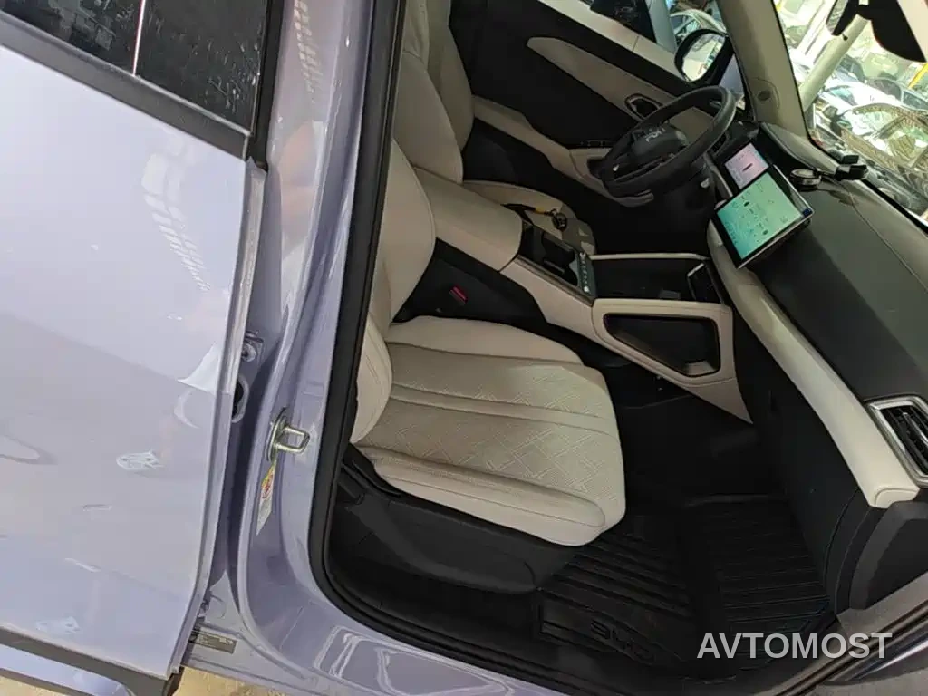 BYD Yuan UP 2025 Model 301KM Navigator — фото 24