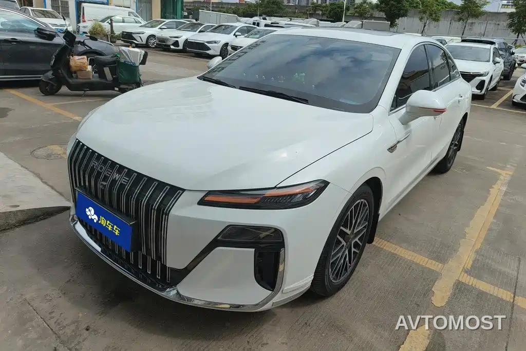 Roewe M7 DMH 2025 1.5T 115km Mid-range — фото 1