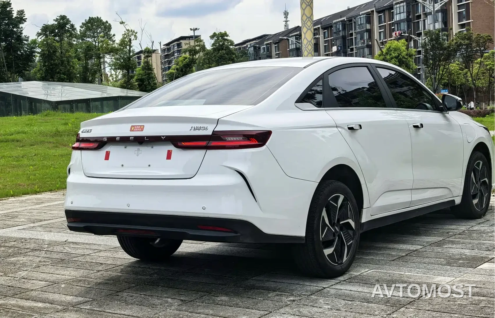 Geely Geometry G6 2024 500KM Premium — фото 16