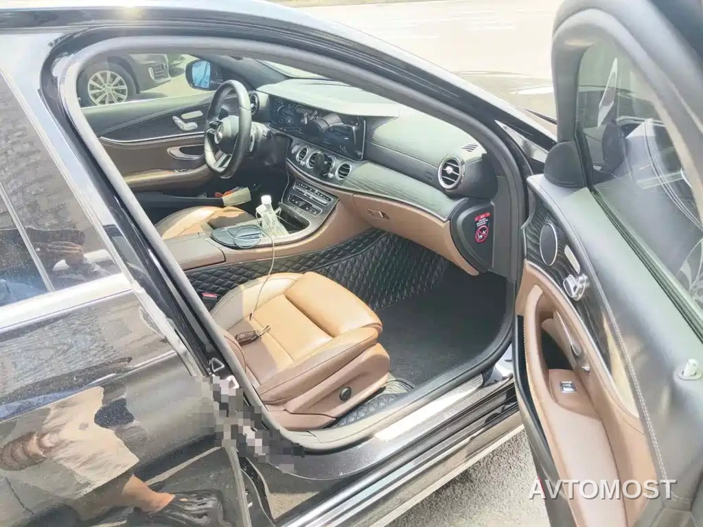 Mercedes-Benz E-Class New Energy 2022 Facelift II E 350 e L Plug-in Hybrid Sports Sedan — фото 12