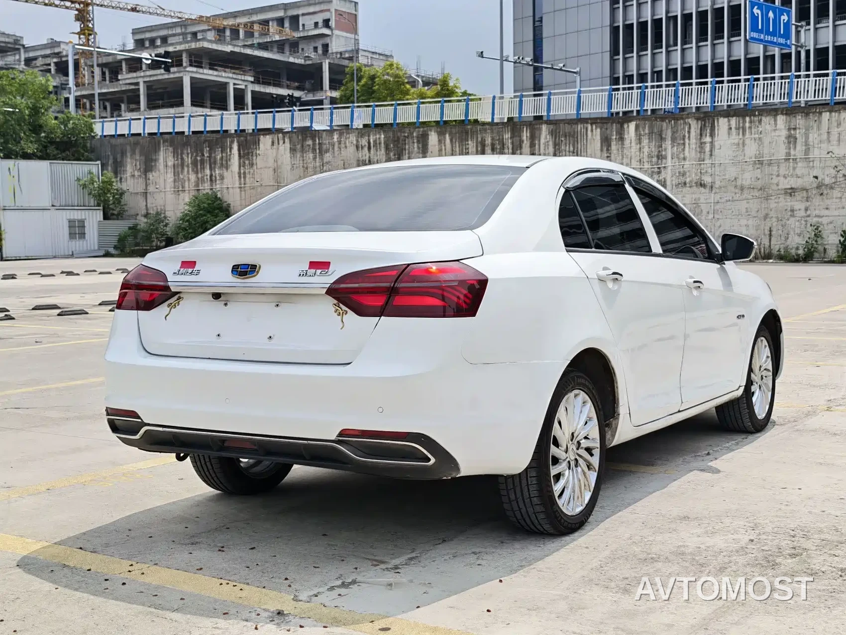 Geely Emgrand New Energy 2019 EV500 Progressive Standard Range — фото 5