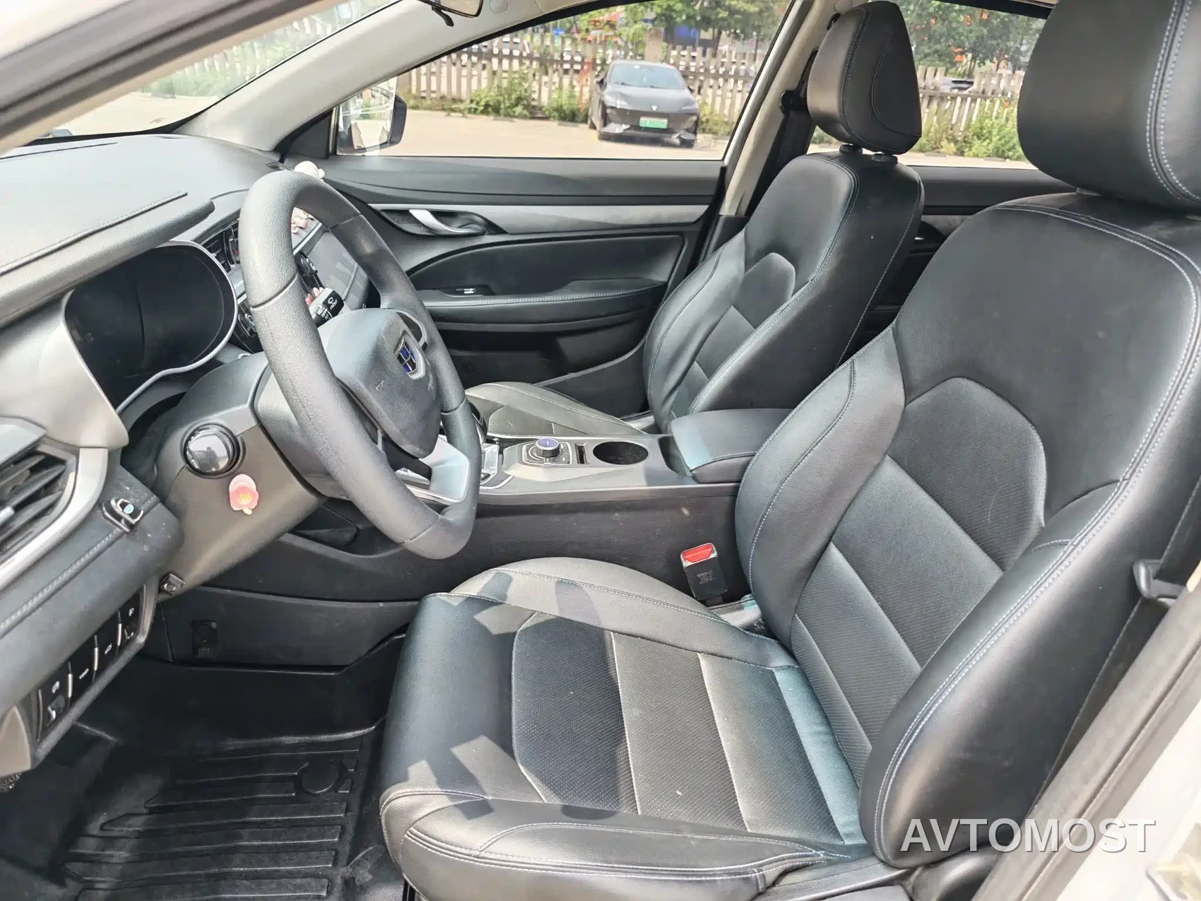 Geely Emgrand New Energy 2019 EV500 Progressive Standard Range — фото 6