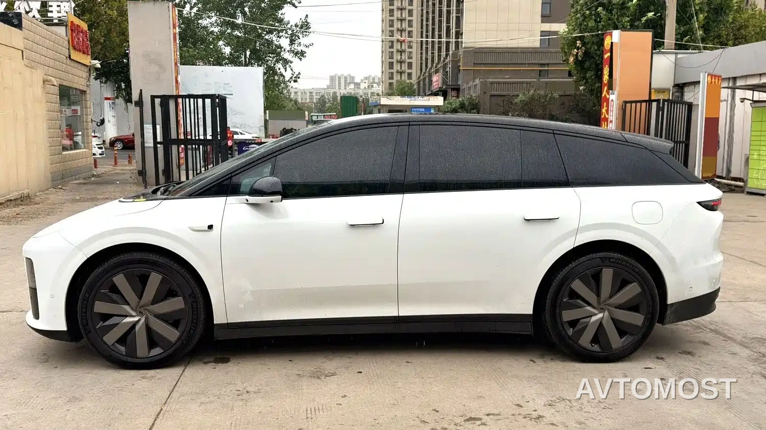 Li Auto i6 2025 2WD Base Model — фото 12