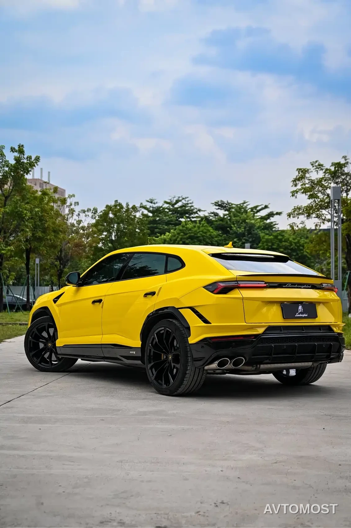 Lamborghini Urus 2023 4.0T V8 S — фото 4