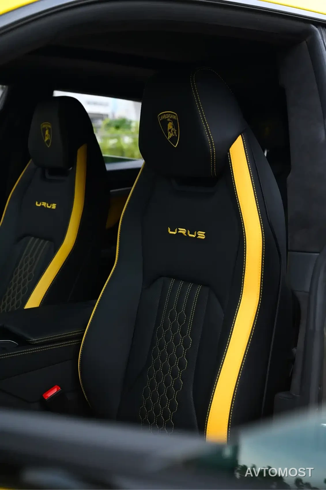 Lamborghini Urus 2023 4.0T V8 S — фото 6