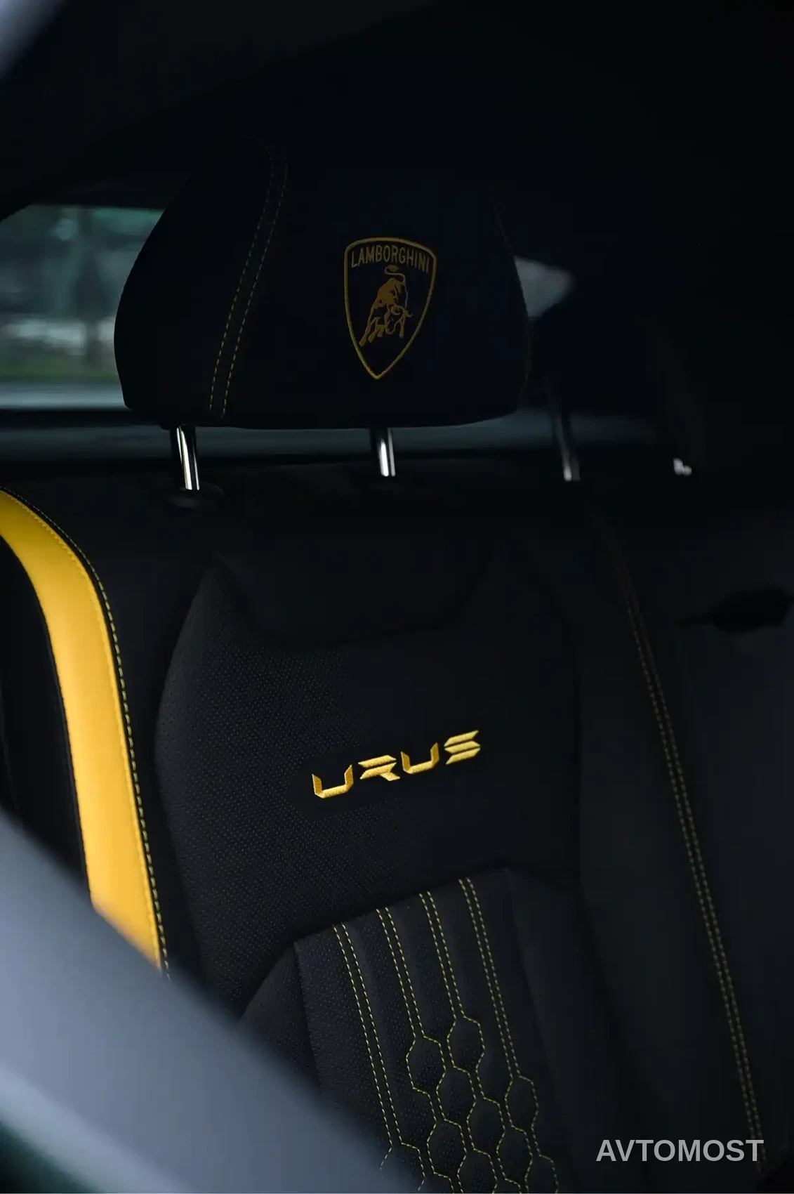 Lamborghini Urus 2023 4.0T V8 S — фото 17
