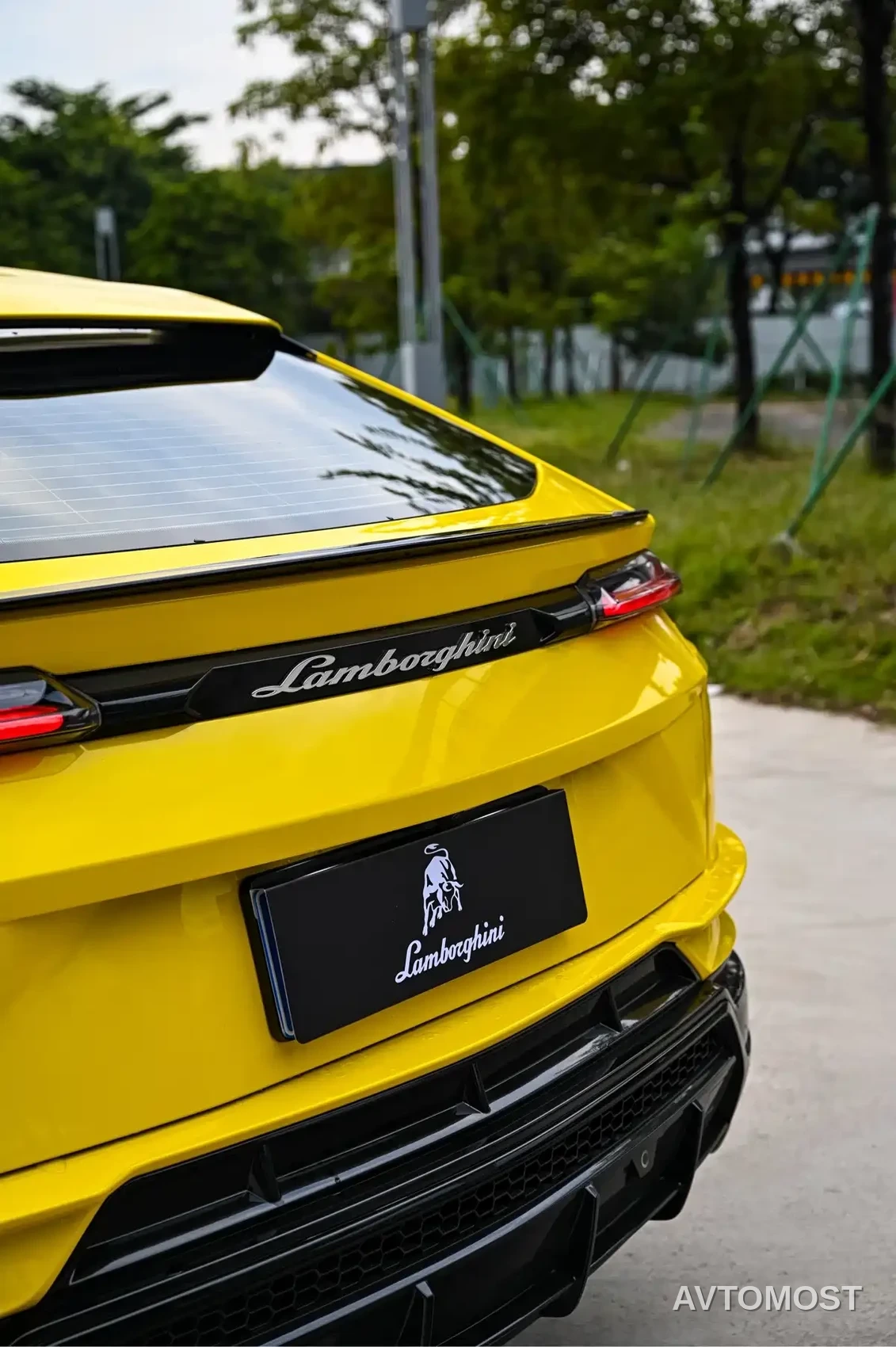 Lamborghini Urus 2023 4.0T V8 S — фото 20