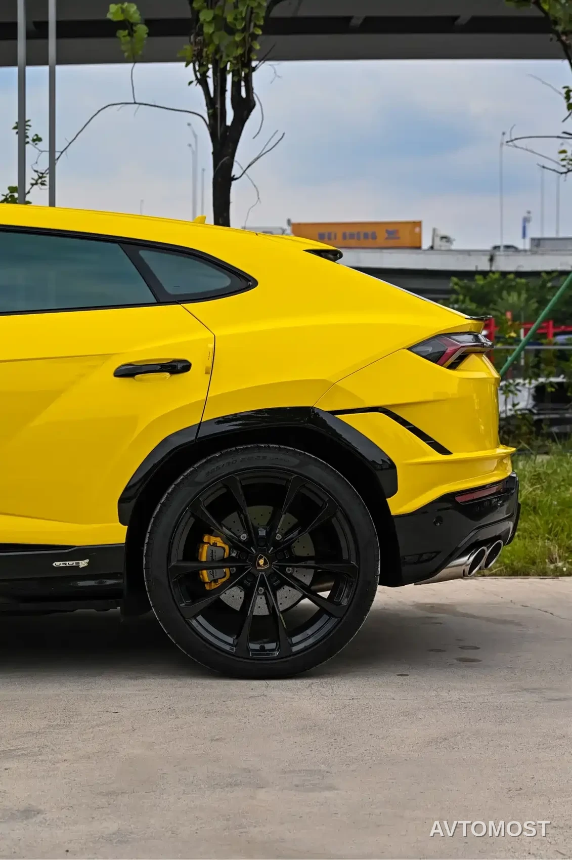 Lamborghini Urus 2023 4.0T V8 S — фото 22
