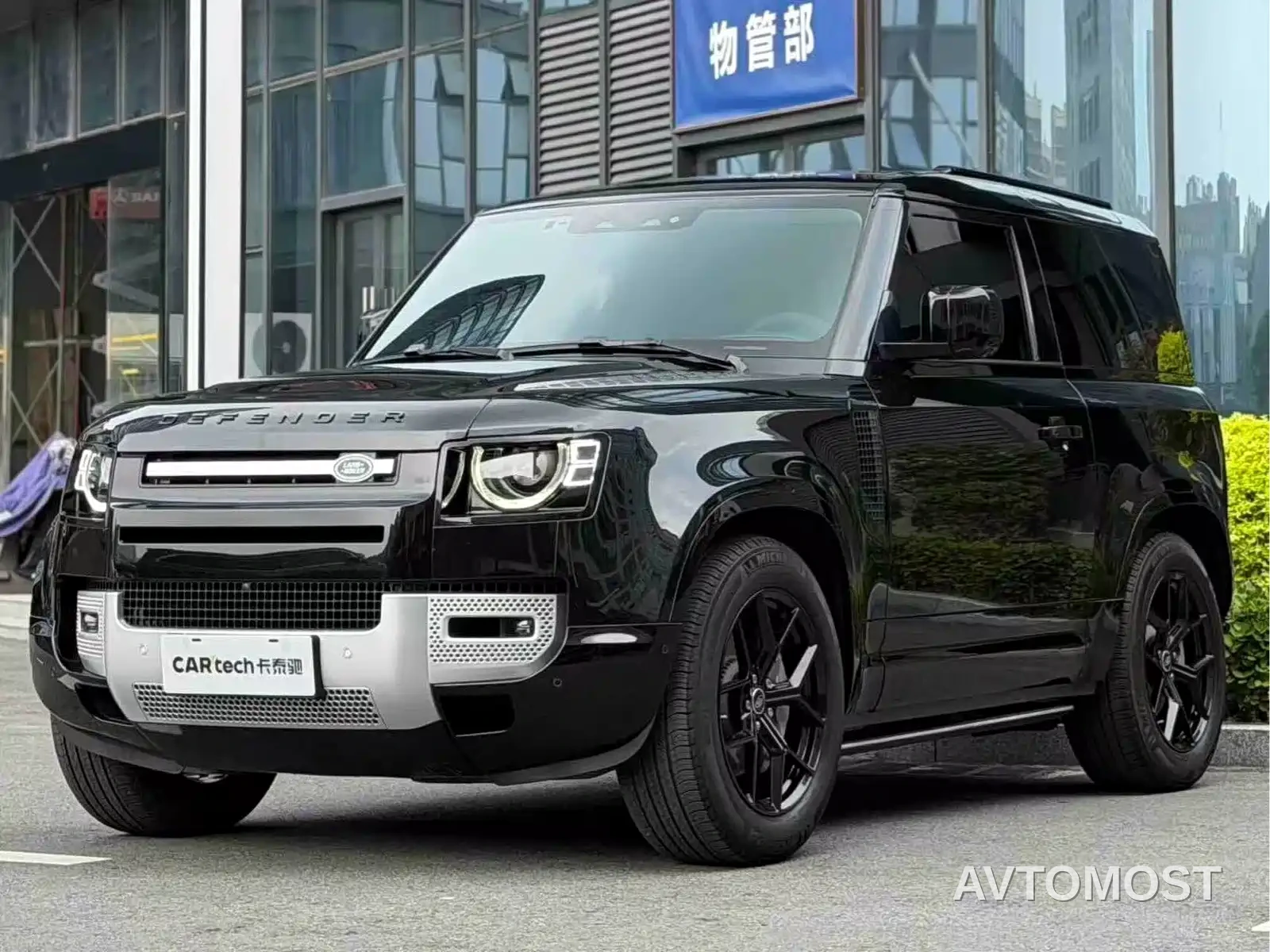 Land Rover Defender 2023 Model 90 3.0T P400 XS — фото 1