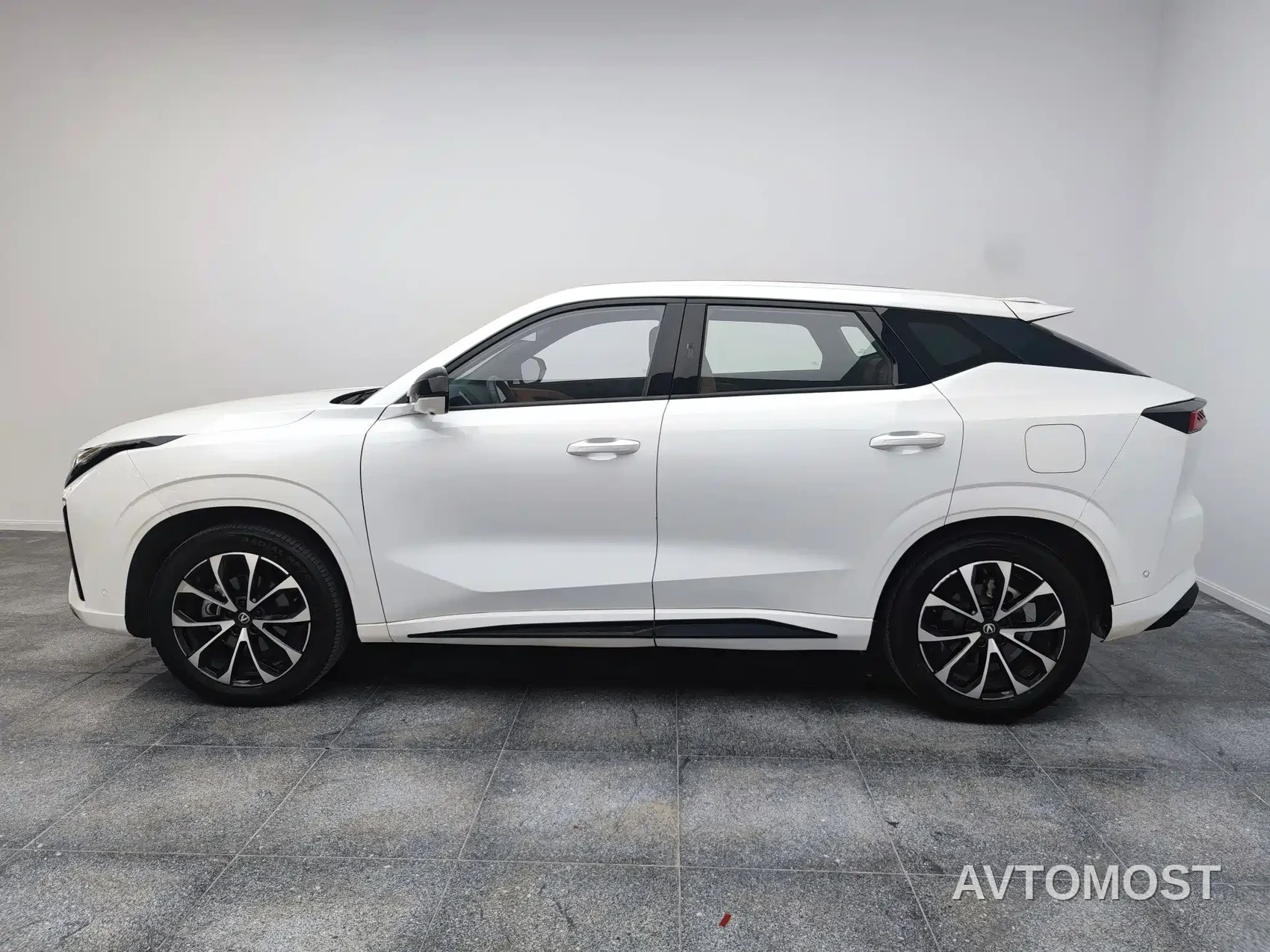 Changan UNI-Z New Energy 2024 Blue Whale Smart Electric iDD 125km Excellence Model — фото 2