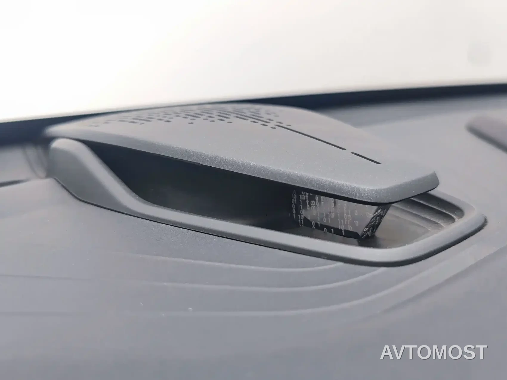 Changan UNI-Z New Energy 2024 Blue Whale Smart Electric iDD 125km Excellence Model — фото 15