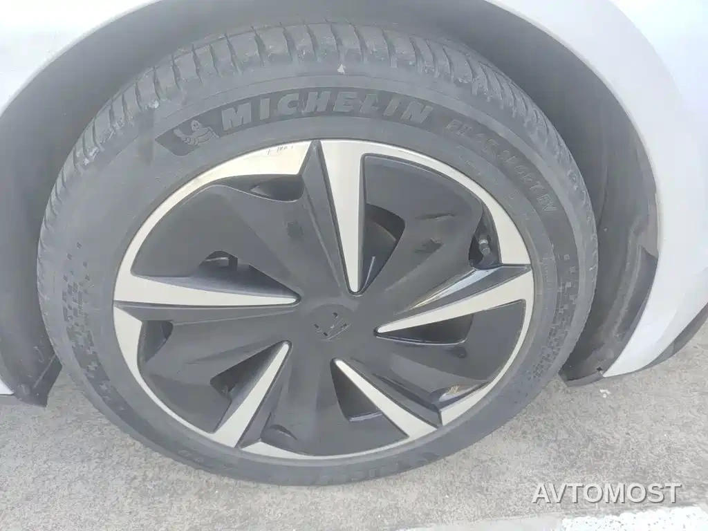 Roewe Rising Auto F7 2023 Long Range Edition — фото 10