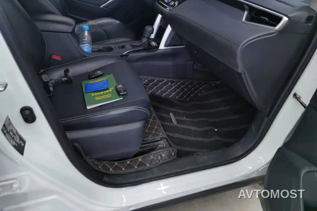 Toyota Corolla Cross 2024 2.0L Smart Hybrid Dual Engine Pioneer Edition — фото 8