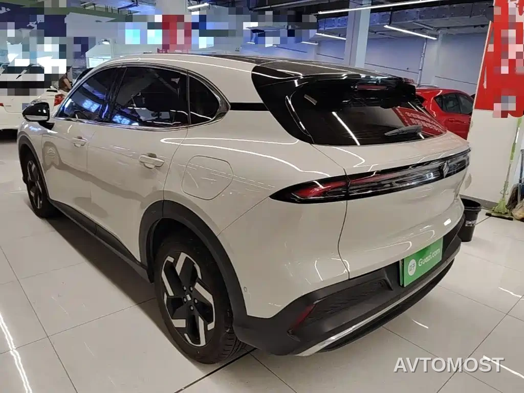 Baojun Yunhai 2024 140km Plug-in Hybrid — фото 4