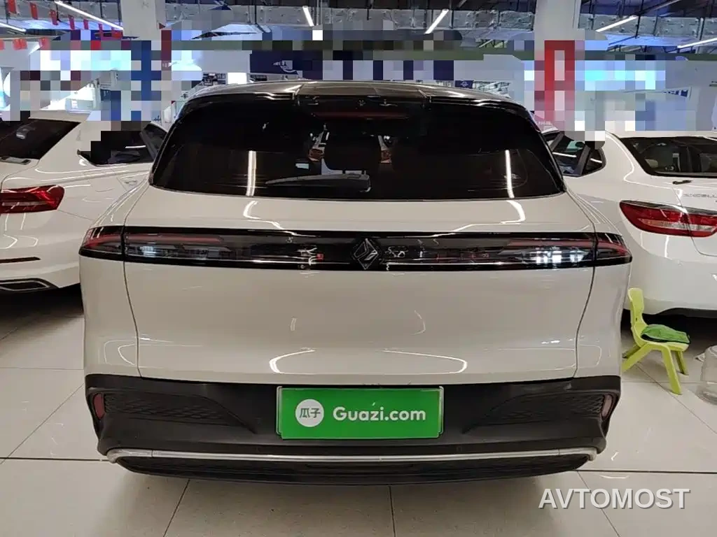 Baojun Yunhai 2024 140km Plug-in Hybrid — фото 5