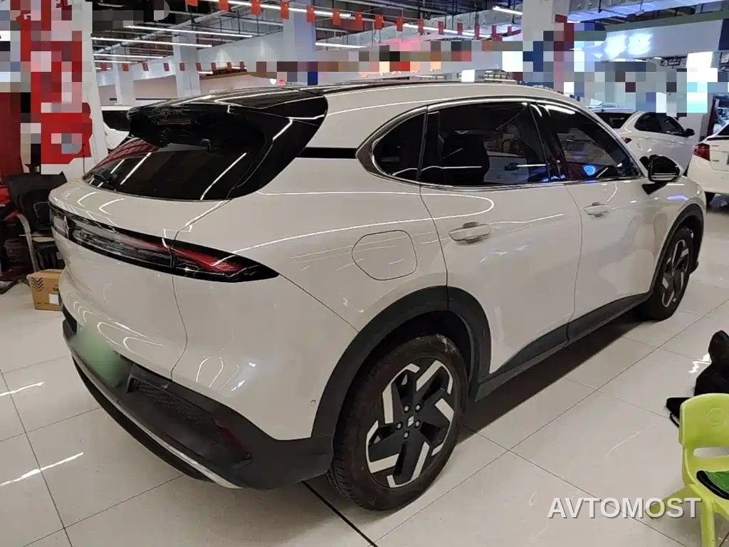 Baojun Yunhai 2024 140km Plug-in Hybrid — фото 6
