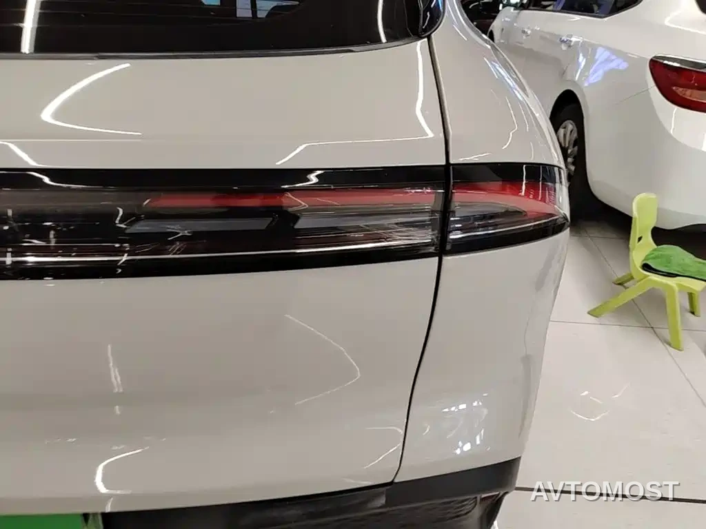 Baojun Yunhai 2024 140km Plug-in Hybrid — фото 7