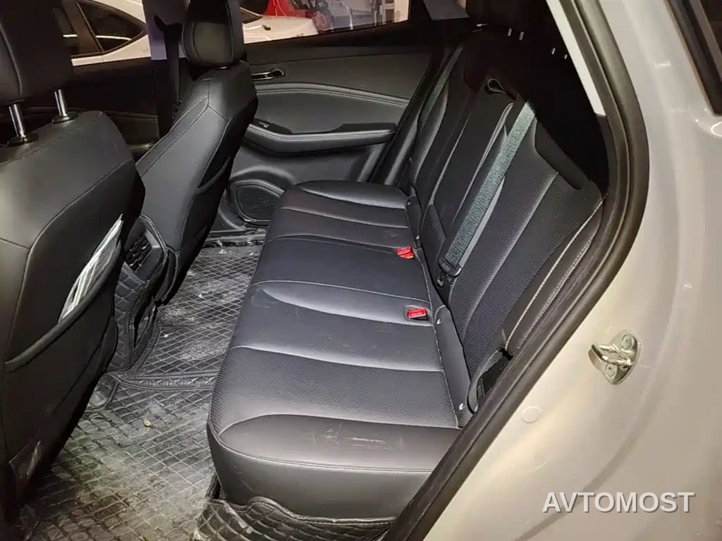 Baojun Yunhai 2024 140km Plug-in Hybrid — фото 16