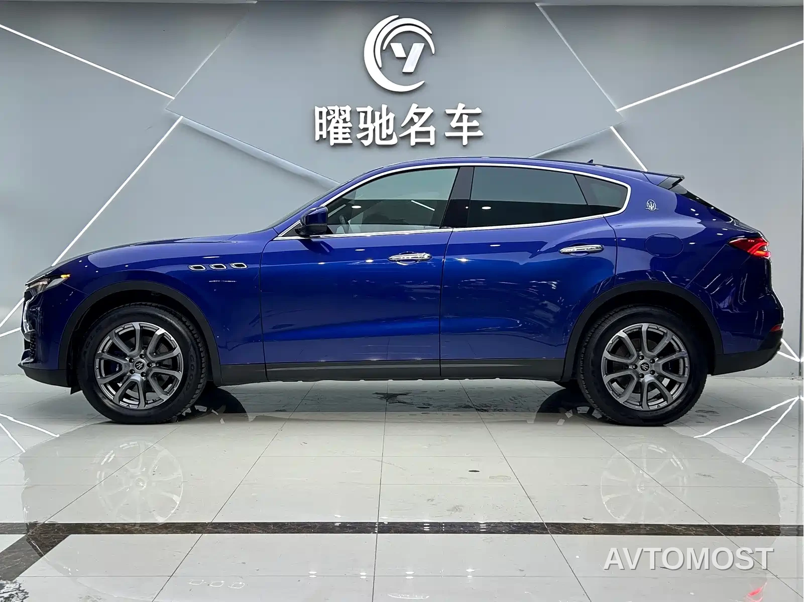 Maserati Levante 2021 3.0T Standard Edition — фото 3